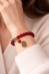 ❤️ 1. Fortune & Prosperity (Red + Gold “福” Charm)
