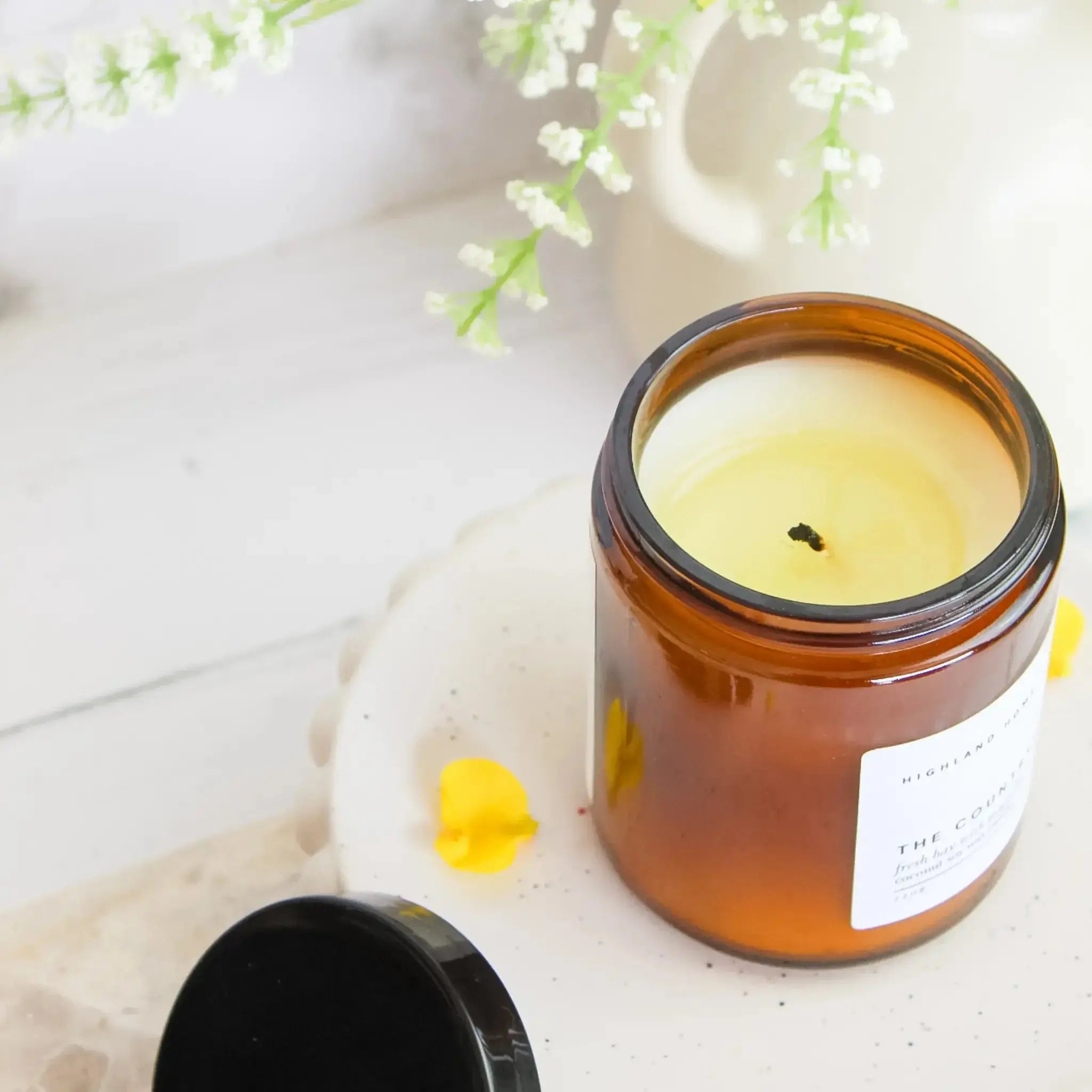 Highland Home Fragrance - Fresh Laundry | Cotton & Lily - 220g CocoSoy Candle - CosmicBlueprint7
